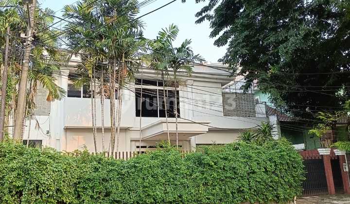 Disewakan Rumah Besar Cocok Usaha - Jl. Lauser Kebayoran Baru, Lokasi Ramai & Strategis
