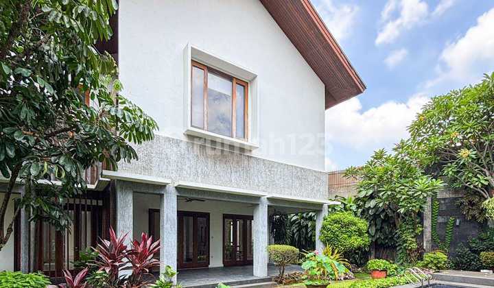 Luxury Contemporary House For Sale - Pondok Indah | Land Area 695 m², 3 Floors, Private Swimming Pool