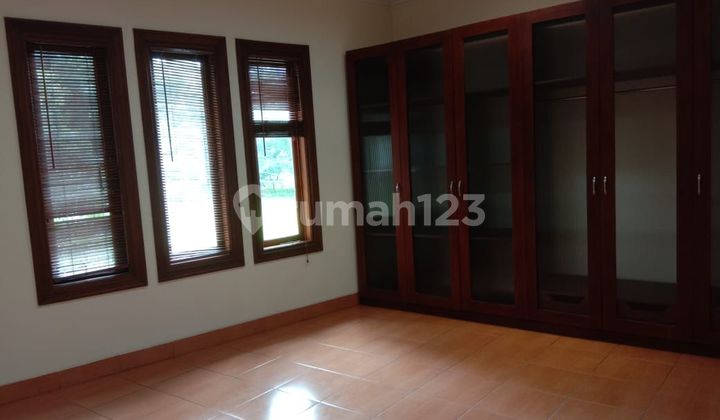 Dijual Rumah Modern dengan Private Pool di Dukuh Patra Kuningan - Lt/Lb 500 M², Lokasi Elite 2
