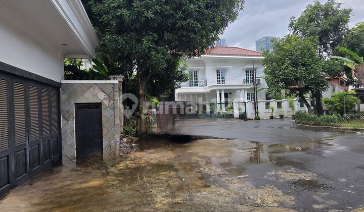 Dijual Rumah Tua Hitung Tanah di Tulodong Bawah Iv 2