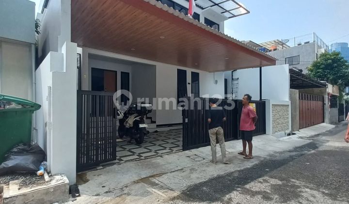 Turun Harga! Rumah Brand New 2,5 Lantai Senopati Rawa Barat - Dekat Scbd Turun Harga! Rumah Brand New 2,5 Lantai Senopati Rawa Barat - Dekat Scbd