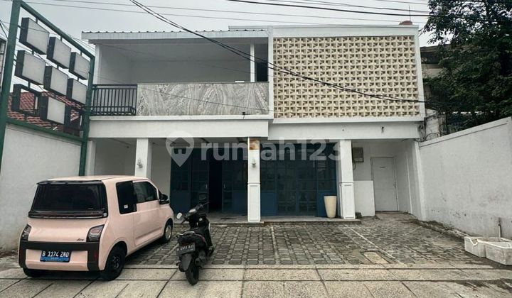 Dijual / Disewakan Rumah Pinggir Jalan Kebayoran Baru - Cocok Cafe & Usaha