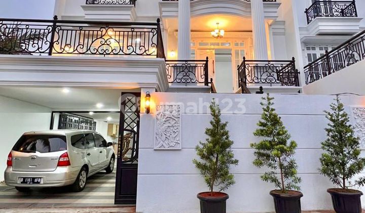 Dijual Rumah Mewah Klasik Eropa Baru dengan Lift Pribadi & Kolam Renang di Kawasan Premium Cilandak, Jakarta Selatan