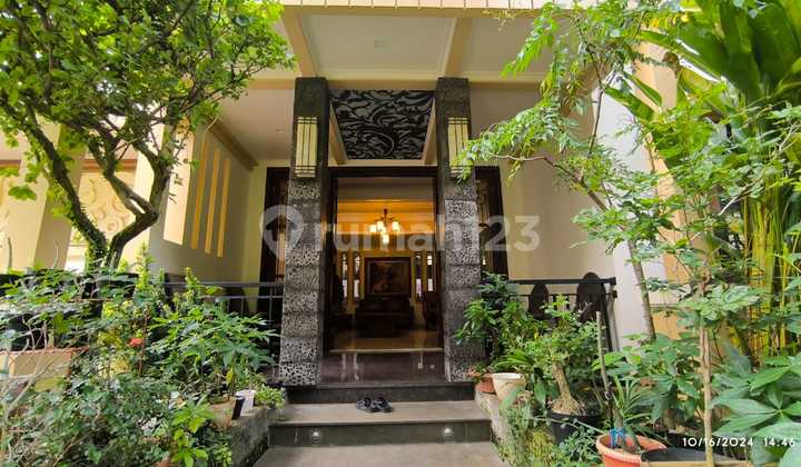 *For Sale* Prime Location! Rare Find in Pondok Indah, Jl Sekolah Duta. Sanctuary in the Heart of the City. Land Area: 555 m², Building Area: 398 m², Bedrooms: 4+3, Bathrooms: 3+1, Garage: 2, Carport: 2, Electricity: 15,000 VA, Swimming Pool, Water: PAM & Well, Certificate: SHM, Price Reduced to: 28 M Negotiable 2