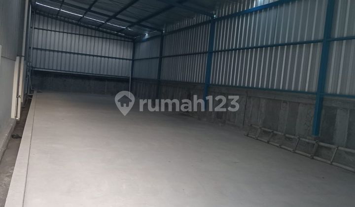 Dijual & Disewakan Gudang Siap Pakai di Joglo Jakarta Barat - Bangunan Baru, Pinggir Jalan Raya