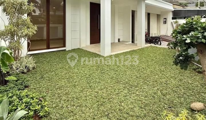Dijual dan Disewa Rumah Mewah Pondok Indah - Renovasi Baru | 3 Lantai | SHM & IMB