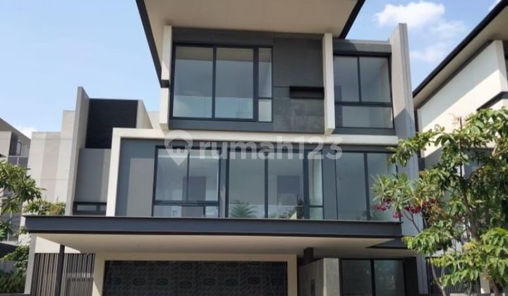 Price Drop! Good Land Hook House in Navapark Bsd - Lyndon Cluster, Facing the Park Price Drop! Good Land Hook House in Navapark Bsd - Lyndon Cluster, Facing the Park