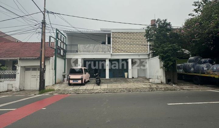 Dijual / Disewakan Rumah Pinggir Jalan Kebayoran Baru - Cocok Cafe & Usaha