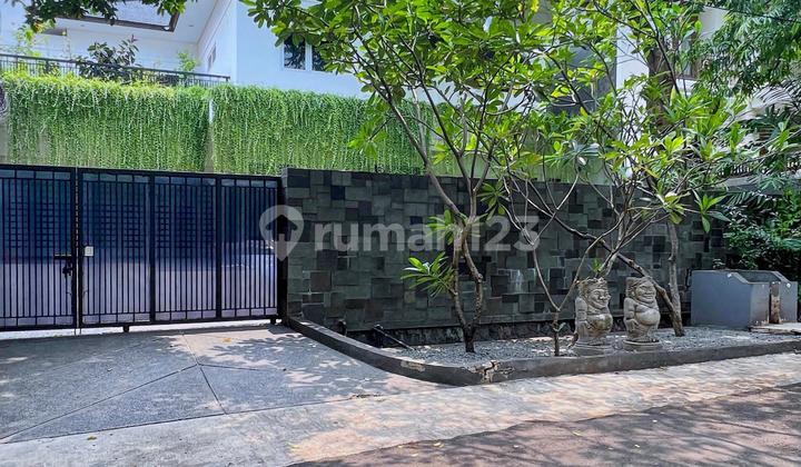 Luxury House in Tirtayasa, Kebayoran Baru - Spacious Garden, Ready to Occupy 2