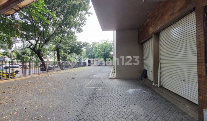For Rent Prime Area Building / Warehouse in Kebon Jeruk Close to Lippo Mall