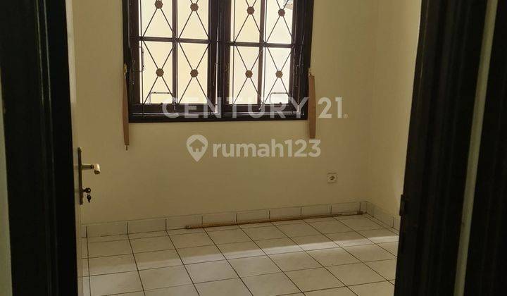 Rumah  2 Lantai Di Lokasi Stratrgid Dijual Segera 2