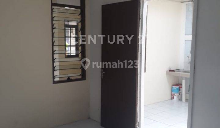 Rumah Asri Taman Lembah Hijau Lippo Cikarang  2