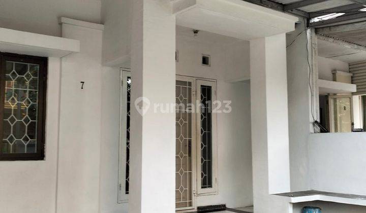 Rumah Disewa Bagus Ada Kitchen Set di Alam Sutera, Tangerang 1