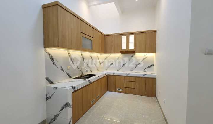 New House Kelapa Gading