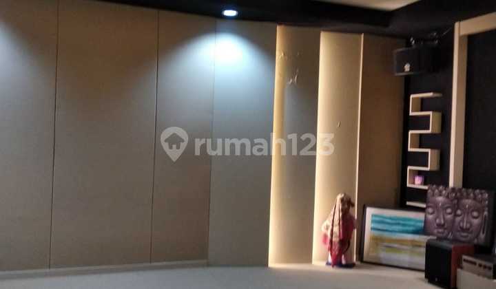 For Quick Sale House in Sunter Danau Indah Barat  Corner House, North East. 2