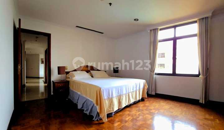 WTS Kusuma Candra Apt.Tower 2 view: balcony menghadap komplex menteri.