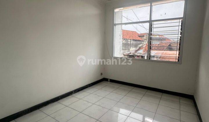 Di bawah NJOP Rumah 2 lantai di Ahmad Yani Mainroad 2 Lantai SHM Butuh Renovasi 2