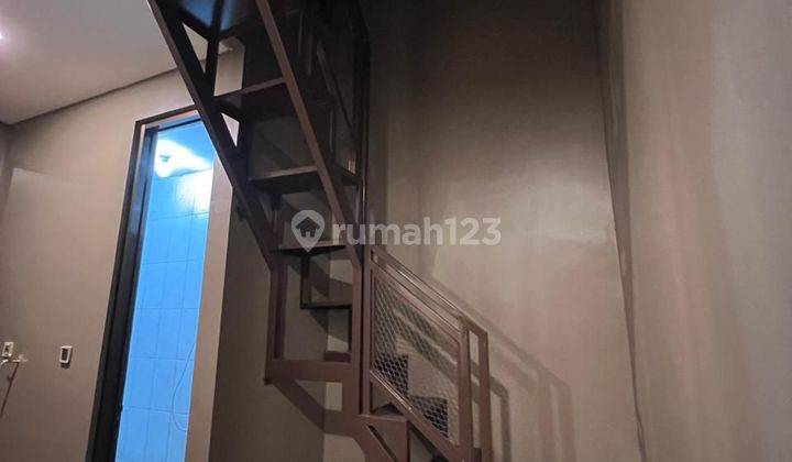 Rumah 2 Lantai di Setra sari Baru SHM 1