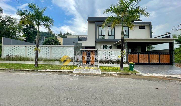 Di JUAL Rumah Mewah 2.5 Lantai Siap Huni & Semi Furnished (Hadap Timur Laut) 1