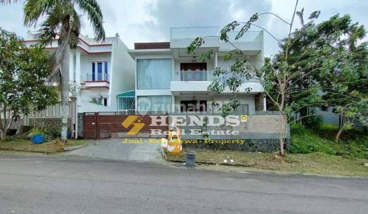 Jual Rumah Mewah 2,5 Lantai Jl.Boulevard Raya Sukajadi Batam 1