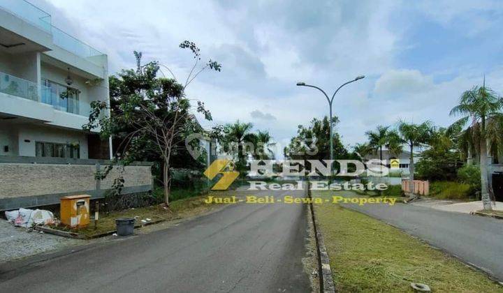 Jual Rumah Mewah 2,5 Lantai Jl.Boulevard Raya Sukajadi Batam 2