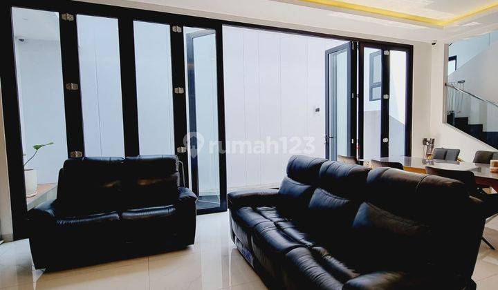 Rumah + Kios 2 Lantai Bagus Furnished SHM di Pangkalan Asem, Jakarta Pusat 2