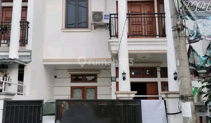 Rumah 2 Lantai Bagus SHM di Mustikajaya, Bekasi 1