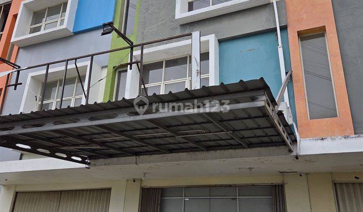 Ruko 2.5 Lantai Lokasi Rame Cocok Utk Kantor.salon.onlineshop Di Harapan Indah  1