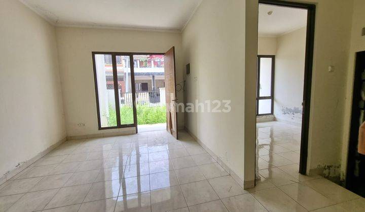 Rumah 2 Lantai Bagus SHM di Harapan Indah Cluster Taman Sari, Bekasi 2