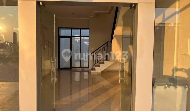4-Story Shop House in Summarecon Crown Gading Bekasi 4-Story Shop House in Summarecon Crown Gading Bekasi