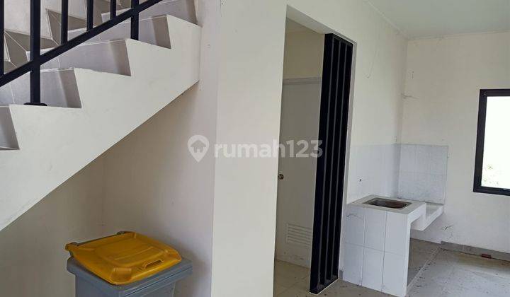 Rumah 2 Lantai Bagus di Green Ara, Bekasi 2