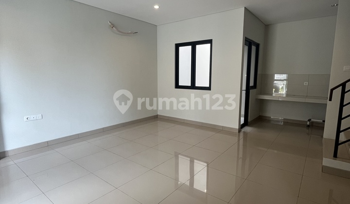 Rumah Baru Ada Atticroom di Summarecon Crown Gading 2