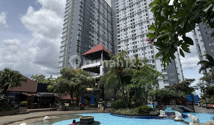 Semi Furnish Apartemen Season City 2BR View Pool, Tambora Jakbar
