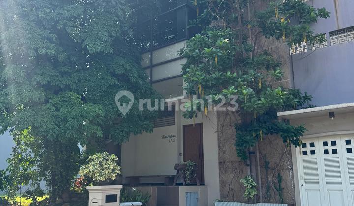 Rumah Mewah Dengan Taman Cantik di Tiara, PHG Gading Serpong 2