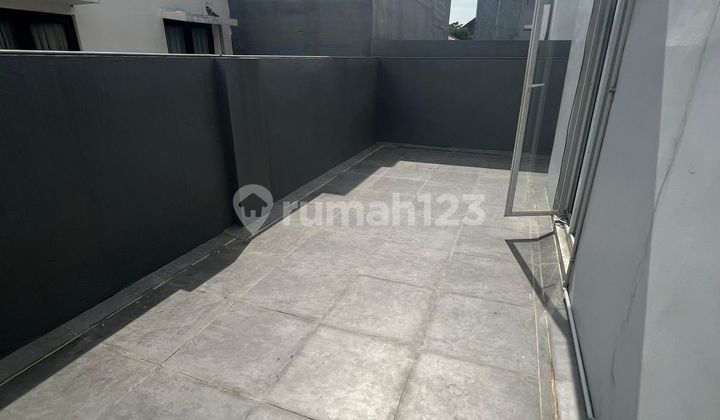 Rumah 2 Lantai di The Eminent, Prestigia Bsd Full Furnished SHM 2