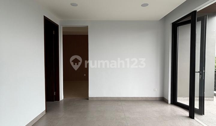 House with Elevator 3 Floors Swimming Pool View Club House in Alam Sutera 2