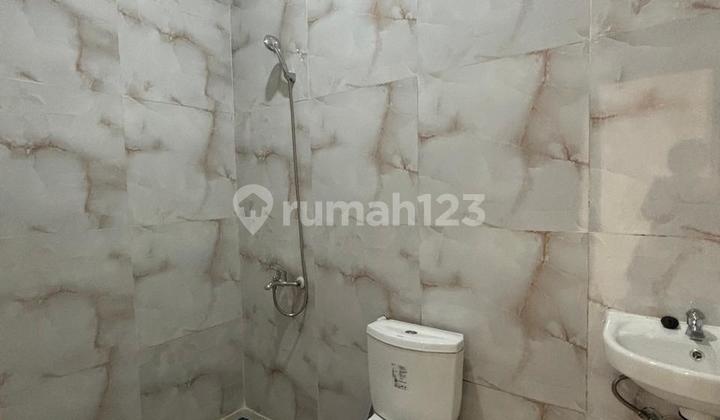 Cuma 2,1 M Rumah 2 Lantai di Melati Mas Serpong, AC Baru  2