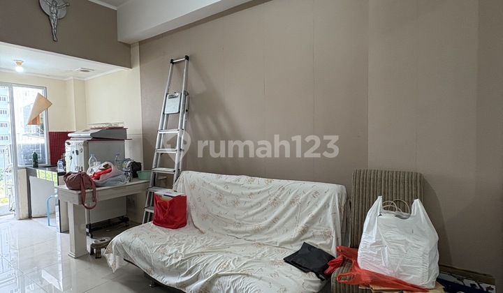 Semi Furnished Apartment Season City 2BR Pool View, Tambora West Jakarta 2