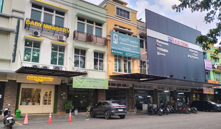 Ruko Tol Boulevard Bsd City - 3 Lantai Hadap Jalan Utama