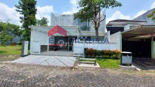 Rumah Semi Furnish 2 Lantai Di Area Perumahan Elit Araya 2