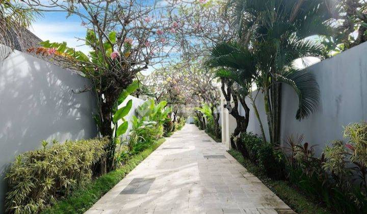 TOP DEAL FOR SALE COMPLEX VILLA LOCATION SEMINYAK KUTA BADUNG 1