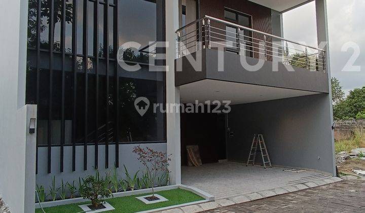 Dijual Rumah Vila, Lokasi Dekat Ringroad  Dan UGM 2