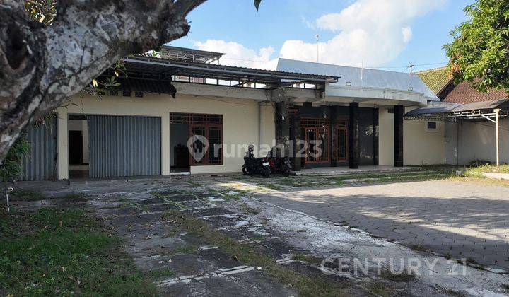 Rumah Eks Gudang Masuk Truck Box Di Deket Perempatan Jombor 2