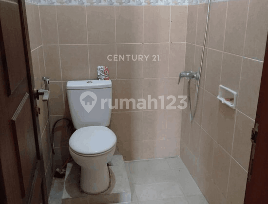kamar mandi rumah nyaman asri perum kemala
