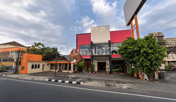 Ruko Premium 2Lt di Dekat Mall Plaza Ambarukmo Ideal untuk Bisnis Ruko Premium 2Lt di Dekat Mall Plaza Ambarukmo Ideal untuk Bisnis