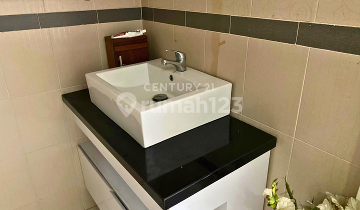 Rumah 2lt Furnished Belakang Superindo Jakal 2