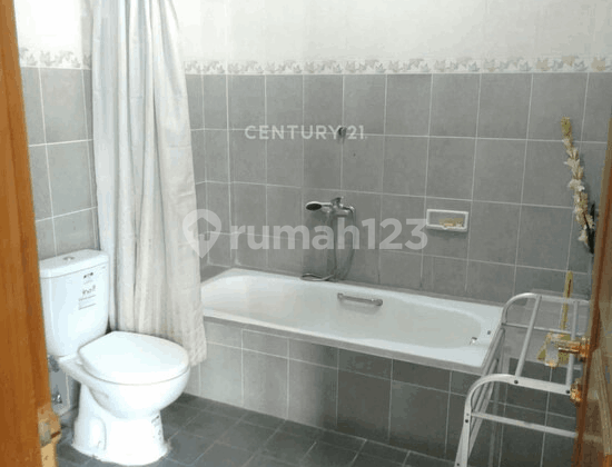 kamar mandi rumah nyaman asri perum kemala