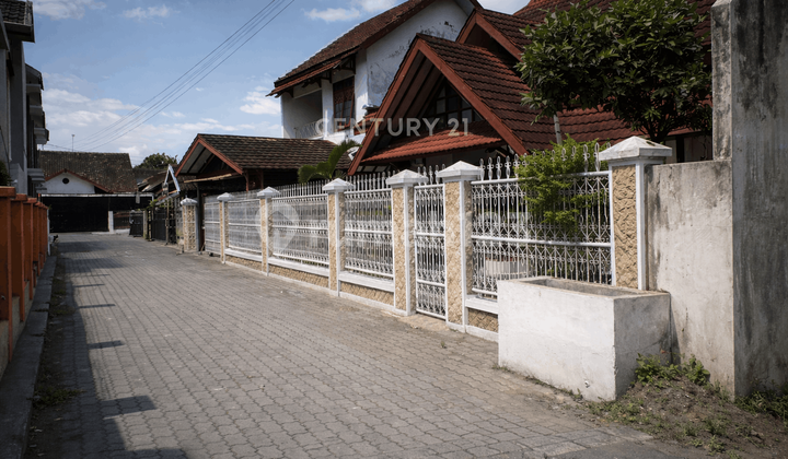 Rumah Mewah dan Murah di Depan Perum Casa Grande Maguwoharjo Rumah Mewah dan Murah di Depan Perum Casa Grande Maguwoharjo