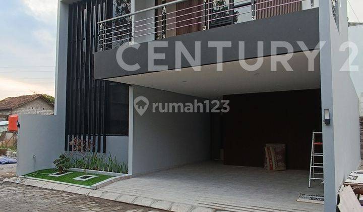 Dijual Rumah Vila, Lokasi Dekat Ringroad  Dan UGM 1