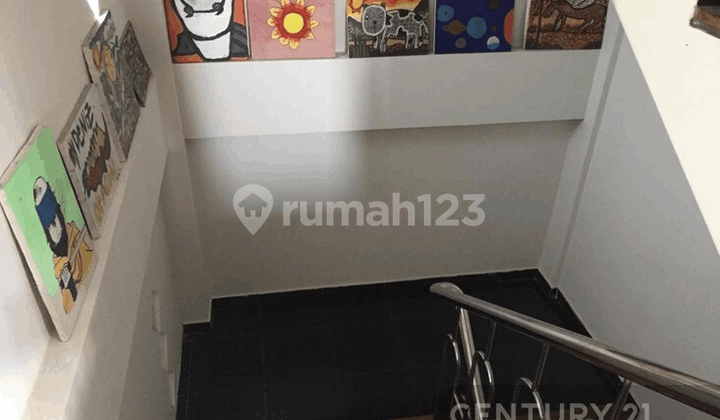 Rumah Nyaman 2 Lantai Akses Mudah di Sorosutan